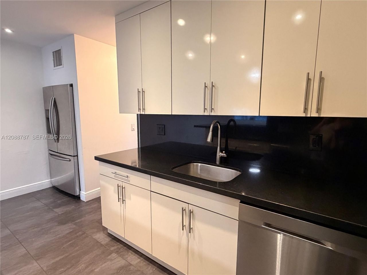 3040 NW 27th St, Unit 3042, Miami, FL 33142 Photo
