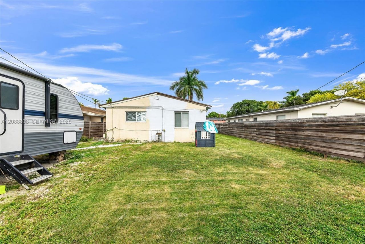 110 NE 9th Ct, Homestead, FL 33030 Photo