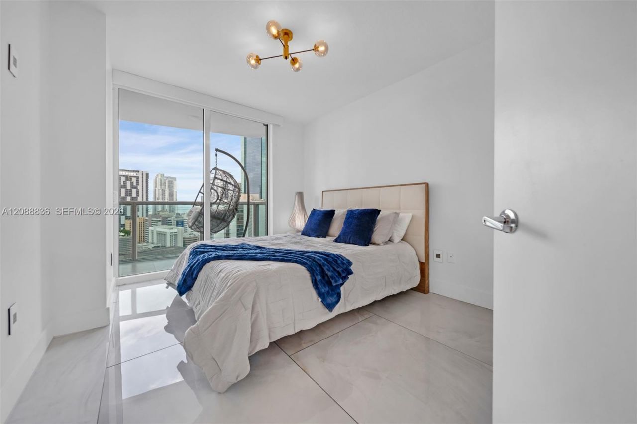41 SE 5th St, Unit 1407, Miami, FL 33131 Photo