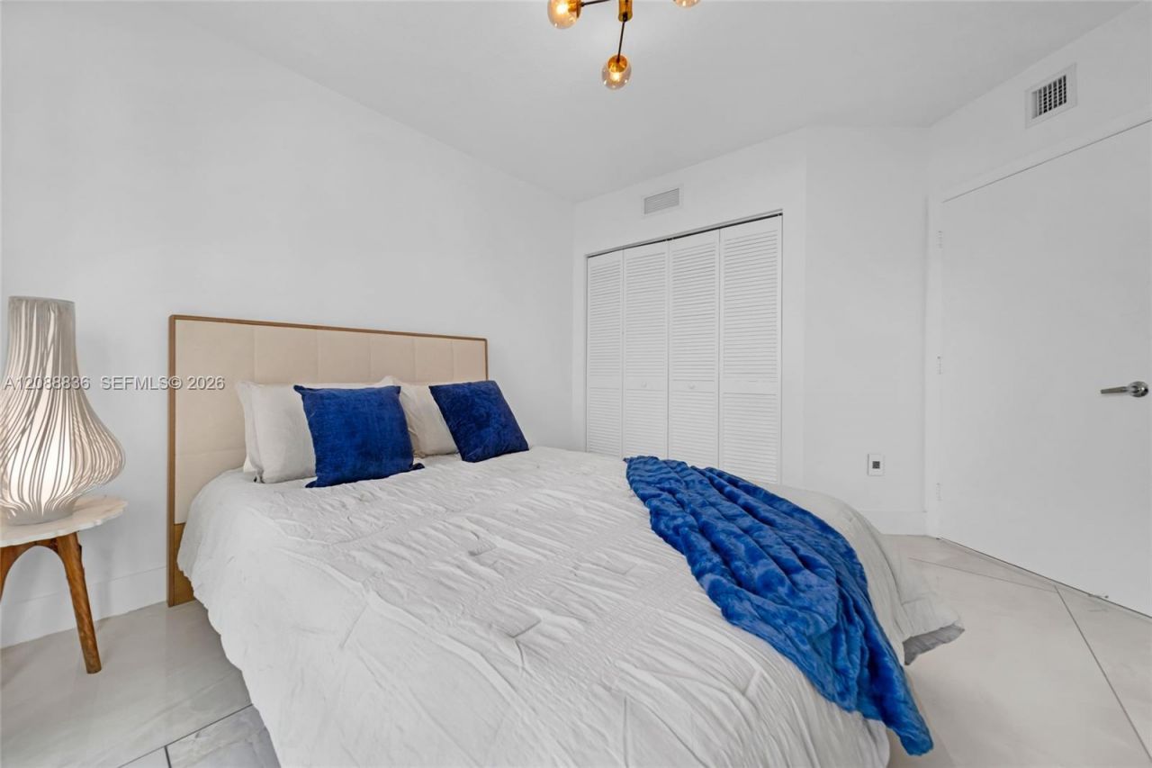 41 SE 5th St, Unit 1407, Miami, FL 33131 Photo
