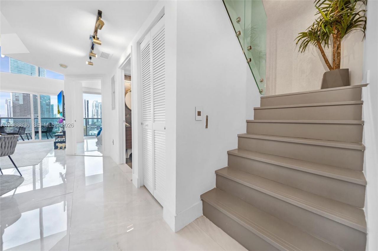 41 SE 5th St, Unit 1407, Miami, FL 33131 Photo
