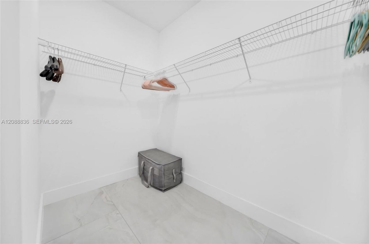 41 SE 5th St, Unit 1407, Miami, FL 33131 Photo