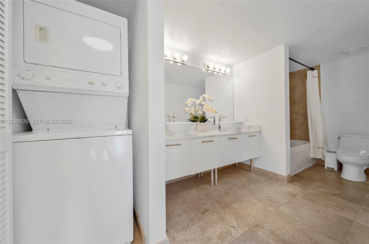 41 SE 5th St, Unit 1407, Miami, FL 33131 Photo