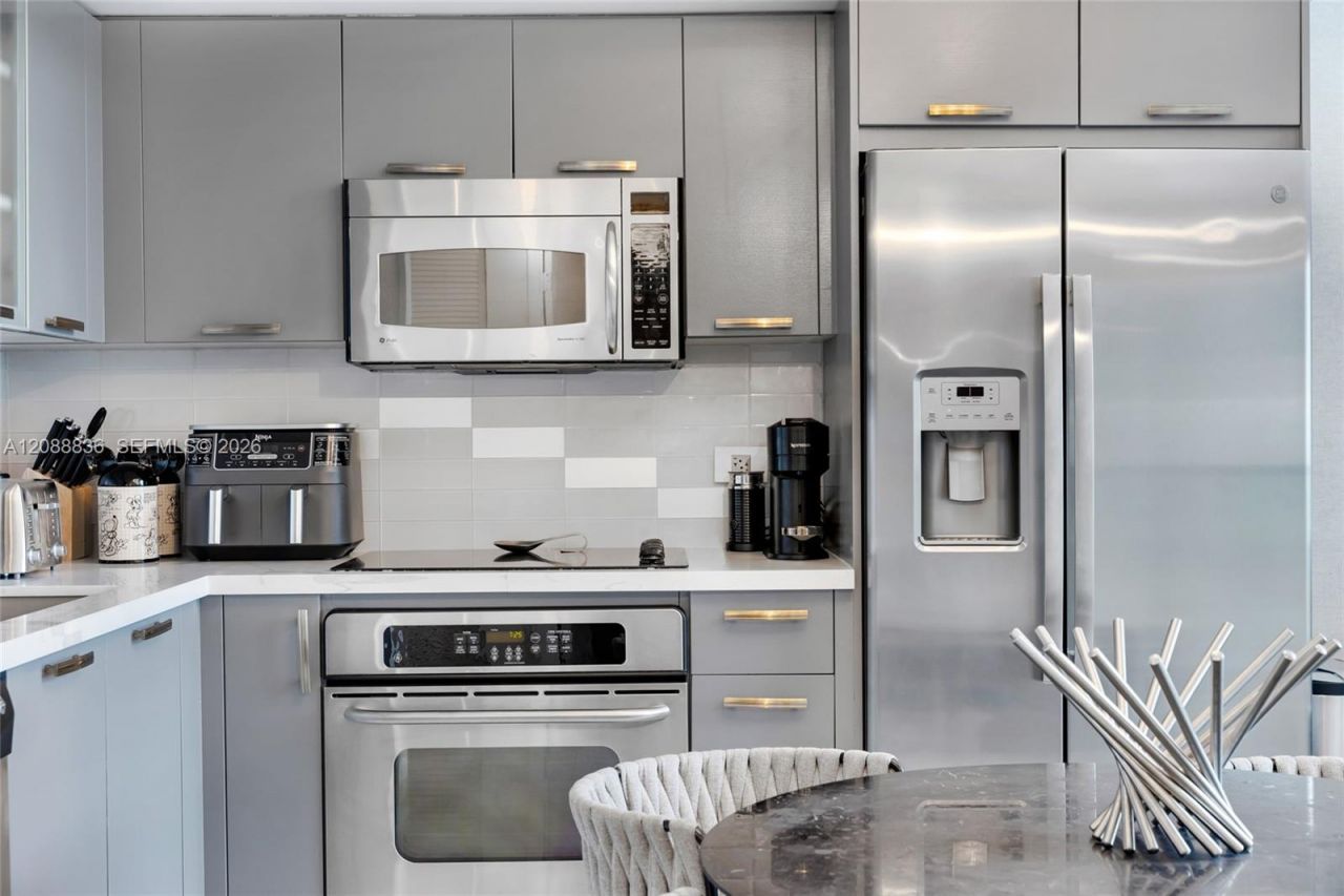 41 SE 5th St, Unit 1407, Miami, FL 33131 Photo