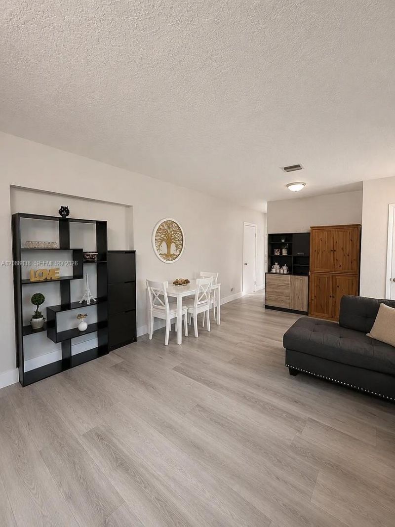 8260 SW 27th Ter, Miami, FL 33155 Photo