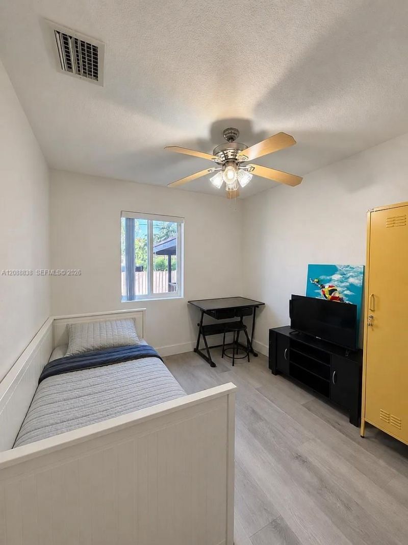 8260 SW 27th Ter, Miami, FL 33155 Photo