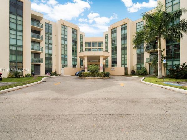 2075 SW 122nd Ave, Unit 130, Miami, FL 33175