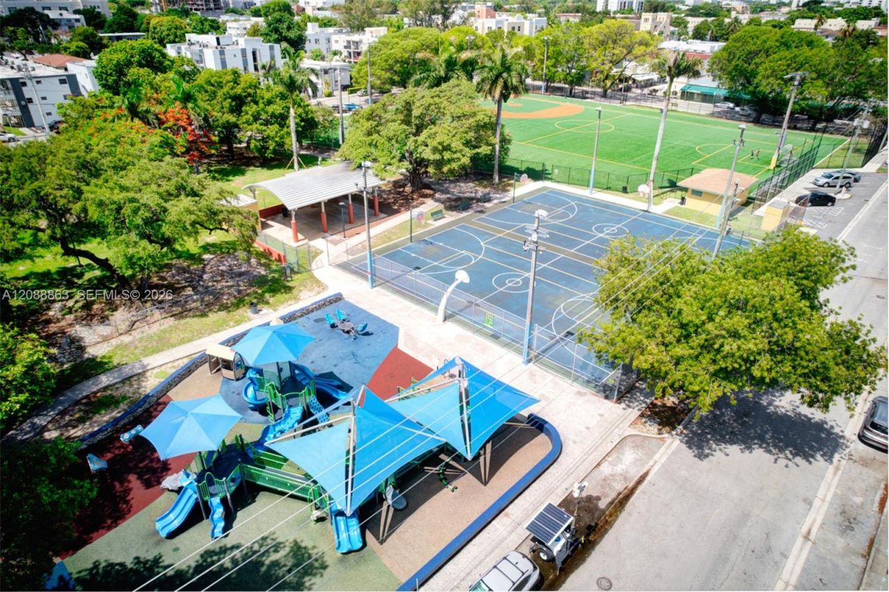 500 SW 3rd St, Miami, FL 33130 Photo