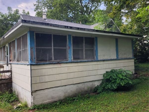 702 4th Ave , Vinton, IA 52349