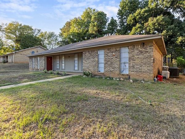 309 Blake Drive, Unit B, Longview, TX 75604