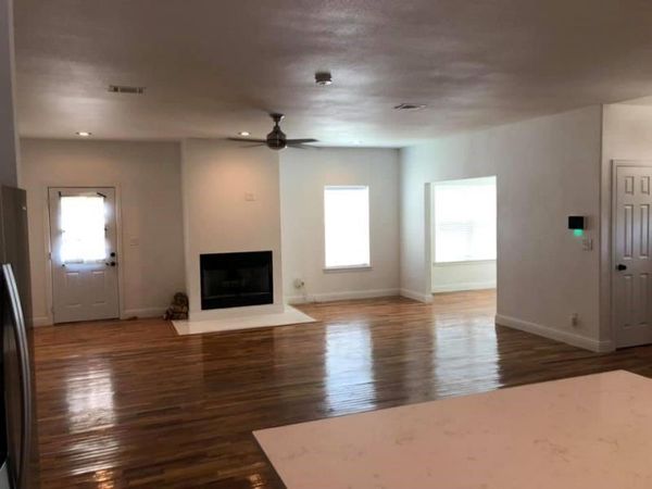 1023 E Oak Street , Denton, TX 76205