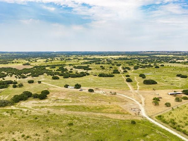 1312 W US Highway 84 , Mullin, TX 76864