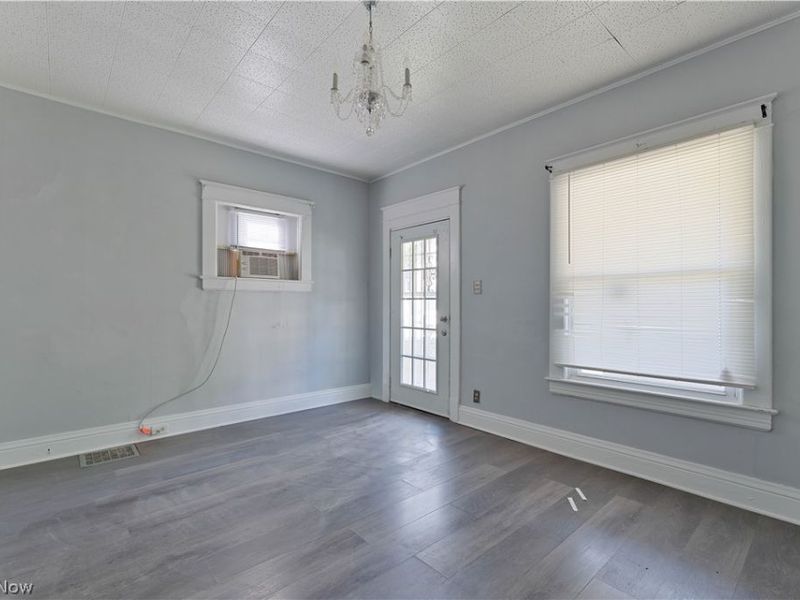 319 S Jackson Street, Youngstown, OH 44506 Photo 12