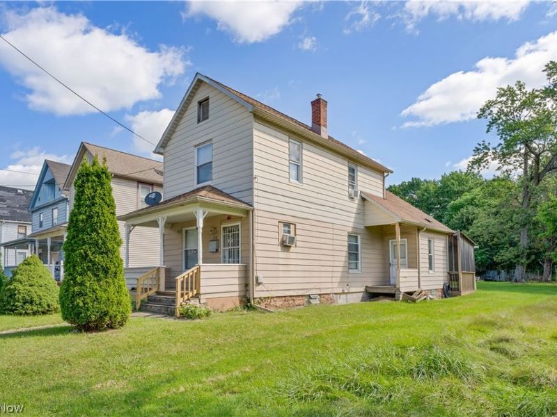 319 S Jackson Street, Youngstown, OH 44506 Photo 2