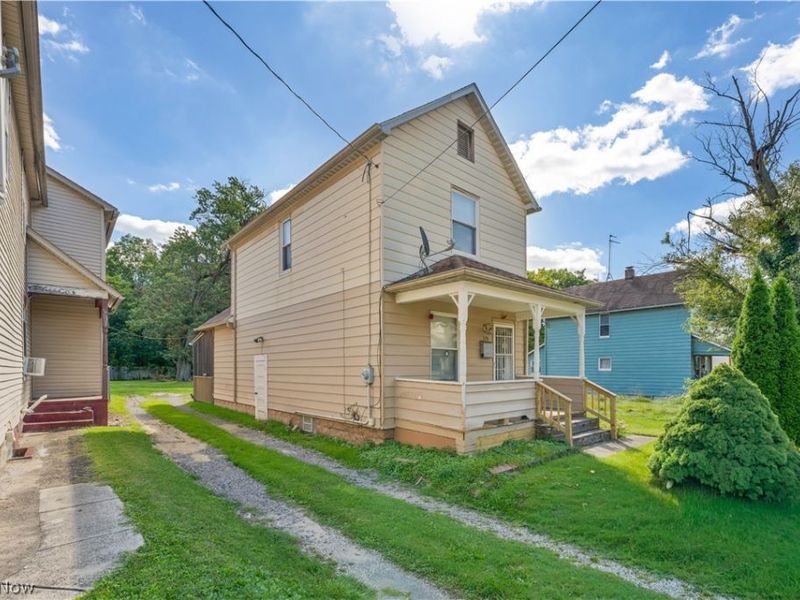 319 S Jackson Street, Youngstown, OH 44506 Photo 3