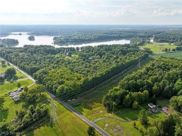 Oyster Road , North Benton, OH 44601