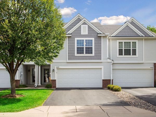 10626 Pond Curve, Woodbury, MN 55129