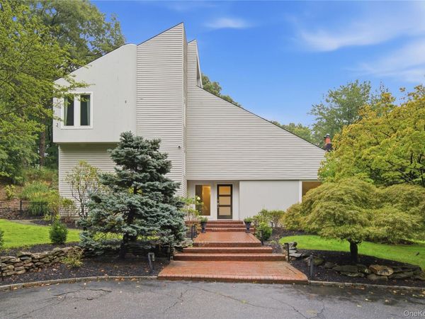 8 Target Rock Road , Lloyd Harbor, NY 11743