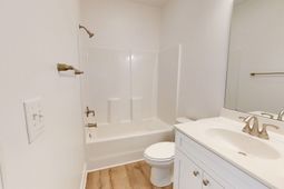 24 Wimbledon Ct. photo 4