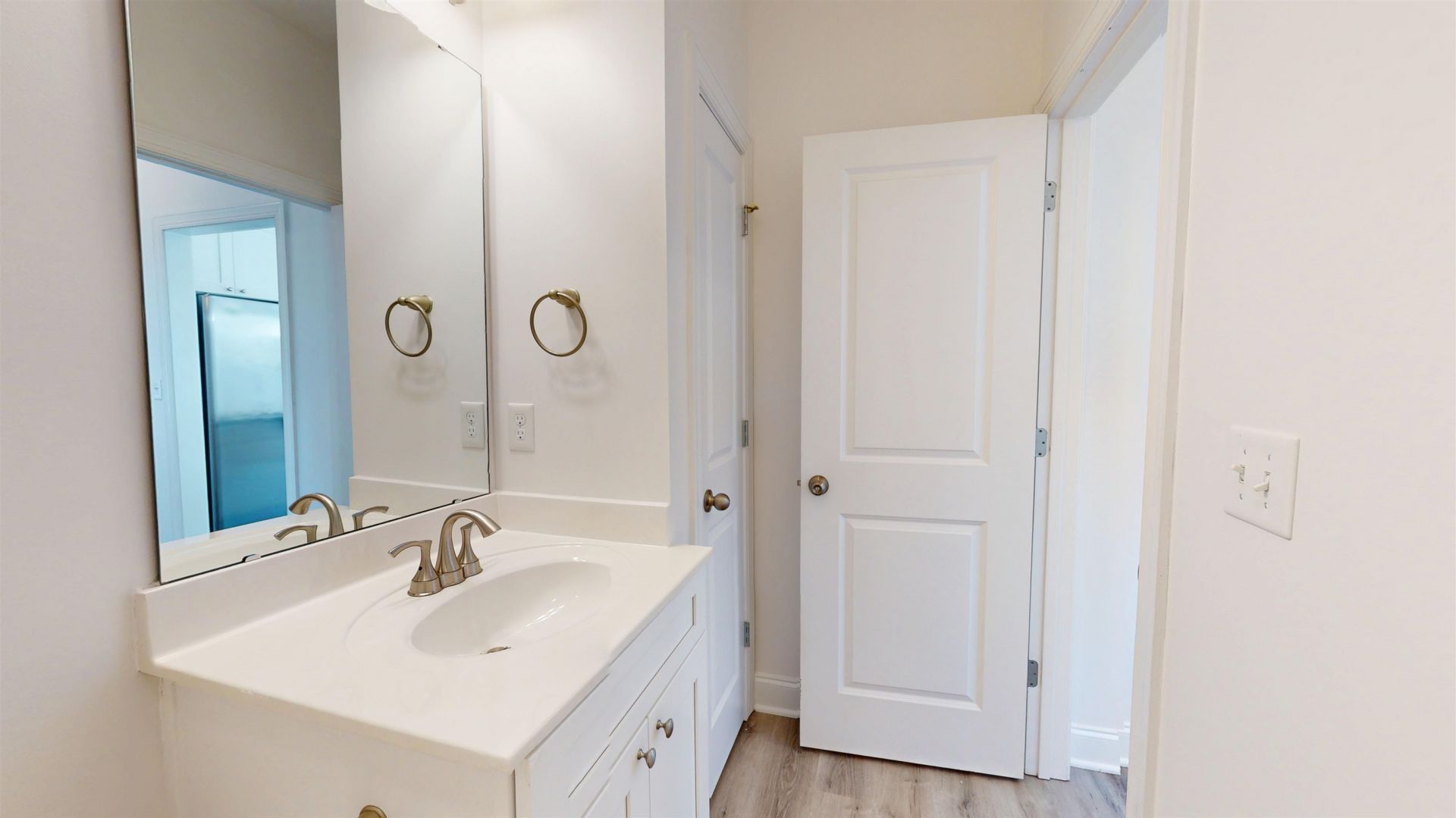 24 Wimbledon Ct. Photo 4