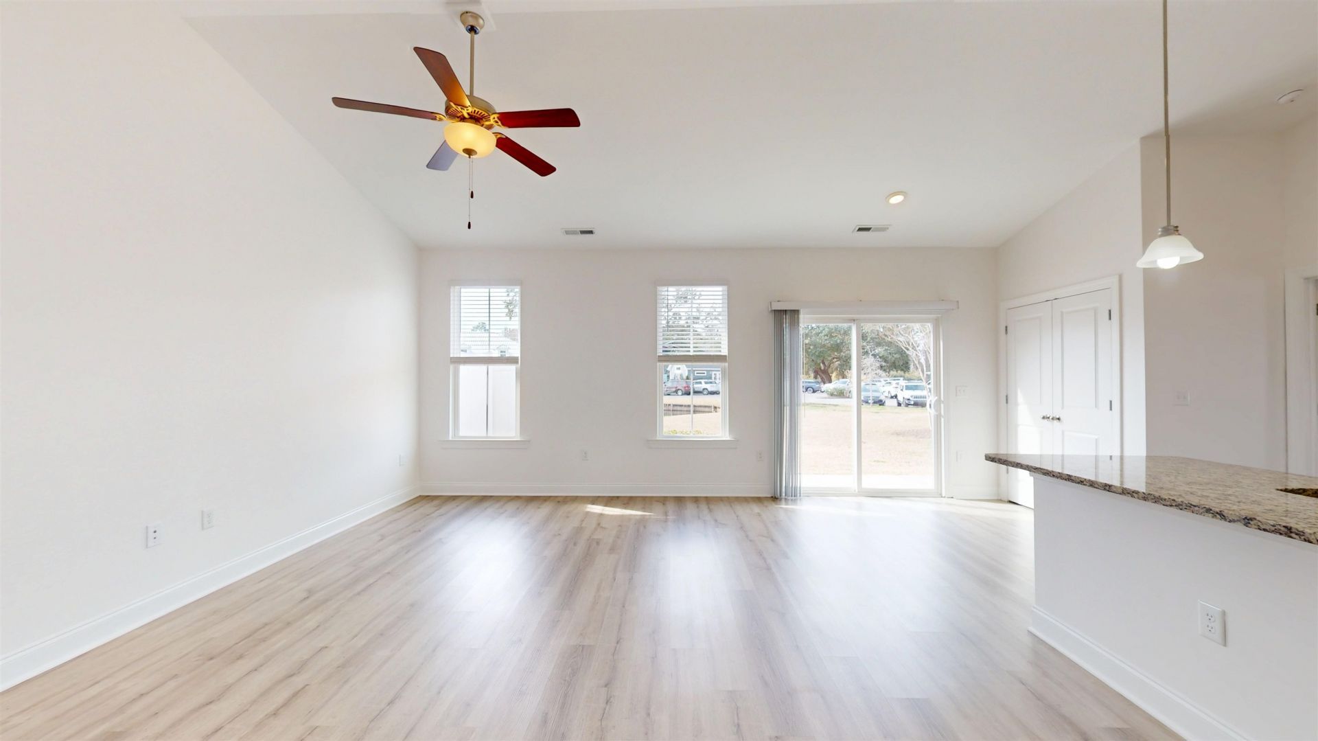24 Wimbledon Ct. Photo 8