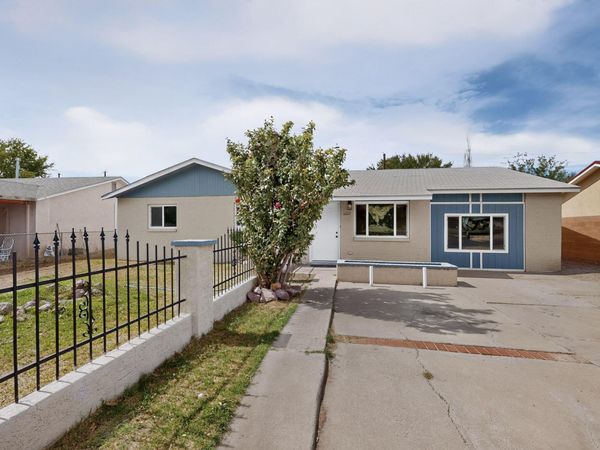 4611 Valley Park Drive SW, Albuquerque, NM 87105