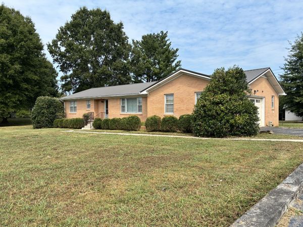 124 Clearview Dr , McMinnville, TN 37110
