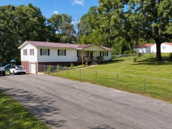 271 Oakdale Rd , Camden, TN 38320