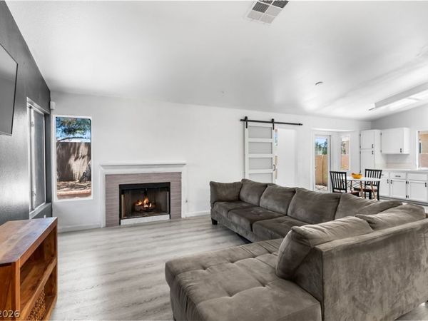 2066 Glistening Sands Drive , Las Vegas, NV 89119