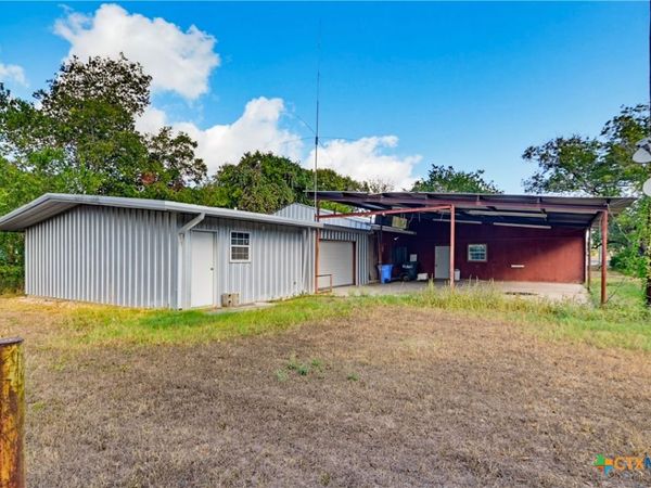 206 E Pine Street , Seguin, TX 78155