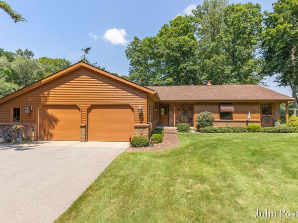 7786 Thornapple Bayou Drive SE, Grand Rapids, MI 49512