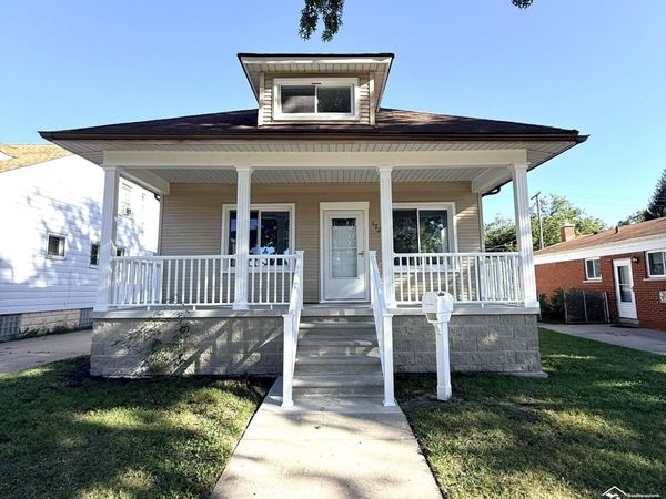 172 RIVERBANK Street, Wyandotte, MI 48192