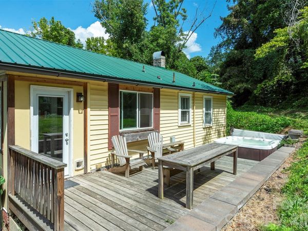 22 Weaver Street, Asheville, NC 28801
