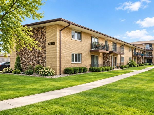 6150 S Kensington Avenue , Unit 202, Countryside, IL 60525