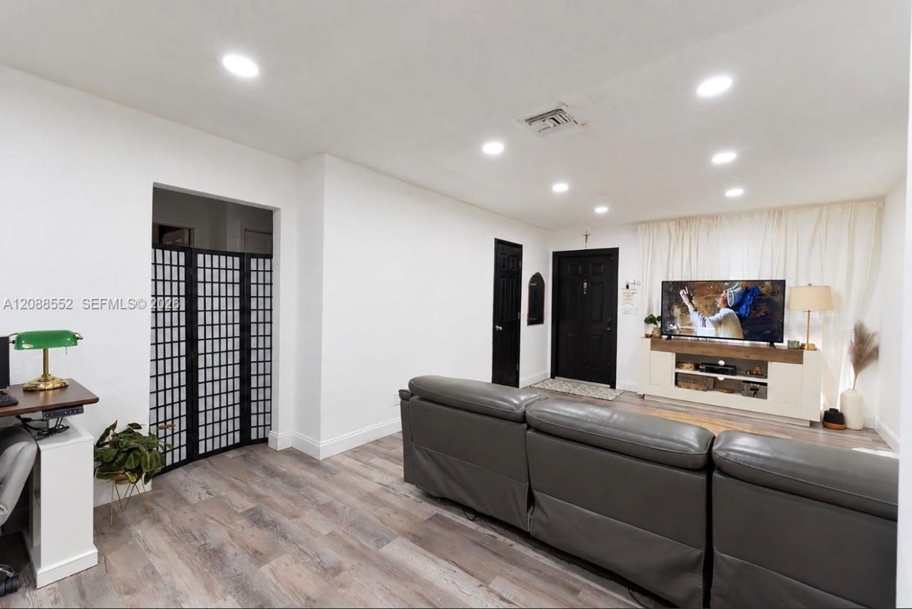 7551 Polk St, Hollywood, FL 33024 Photo
