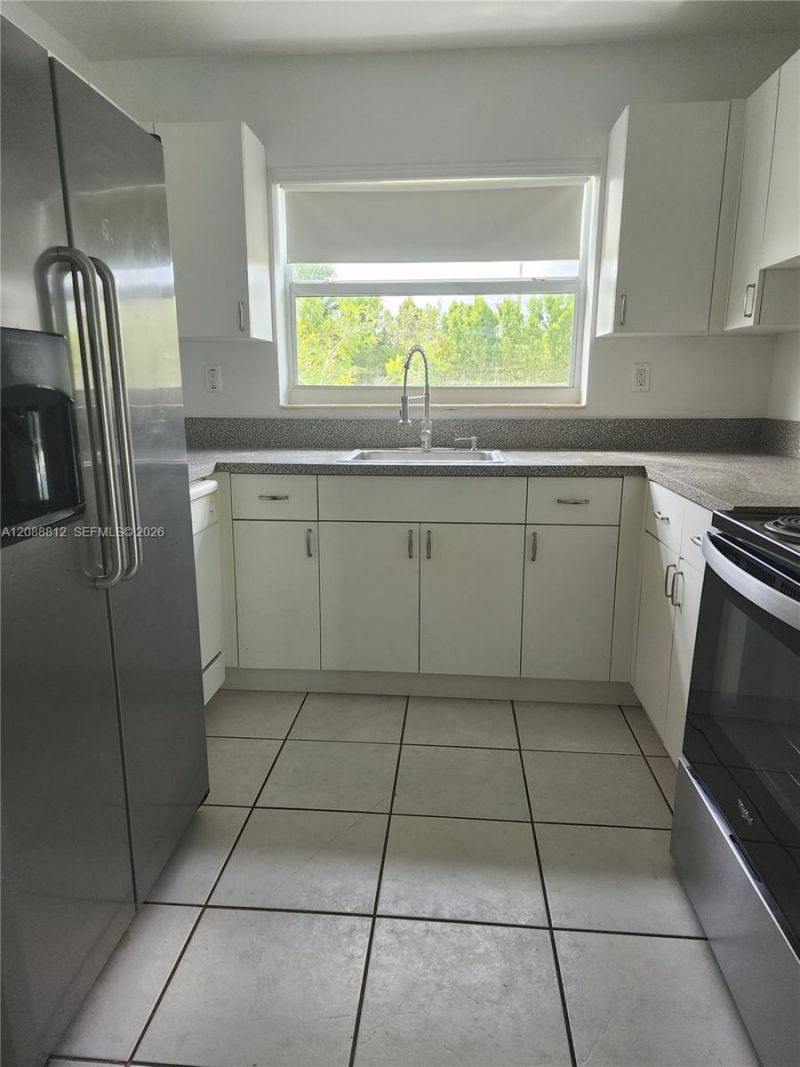 9301 SW 54th St, Miami, FL 33165 Photo