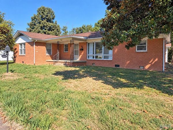 106 W Grant Street, Dexter, MO 63841