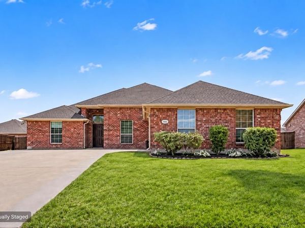 102 Troy Lane, Red Oak, TX 75154