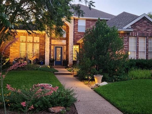 4816 Bellflower Way , Fort Worth, TX 76123