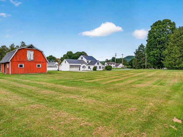 2279 North Grove Street, Rutland Town, VT 05701