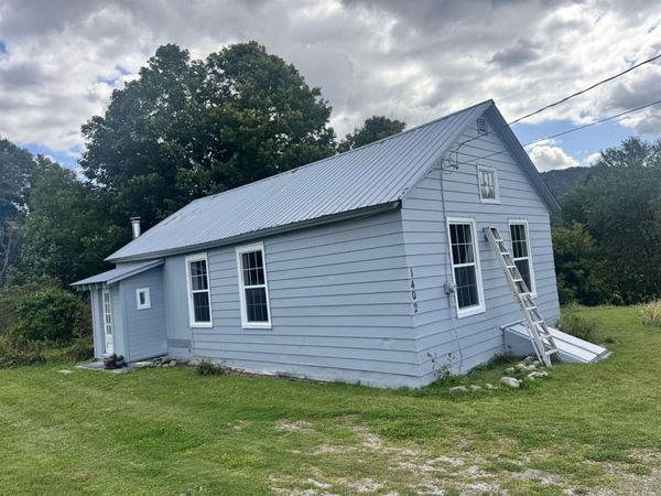 1402 montgomery Road, Berkshire, VT 05447