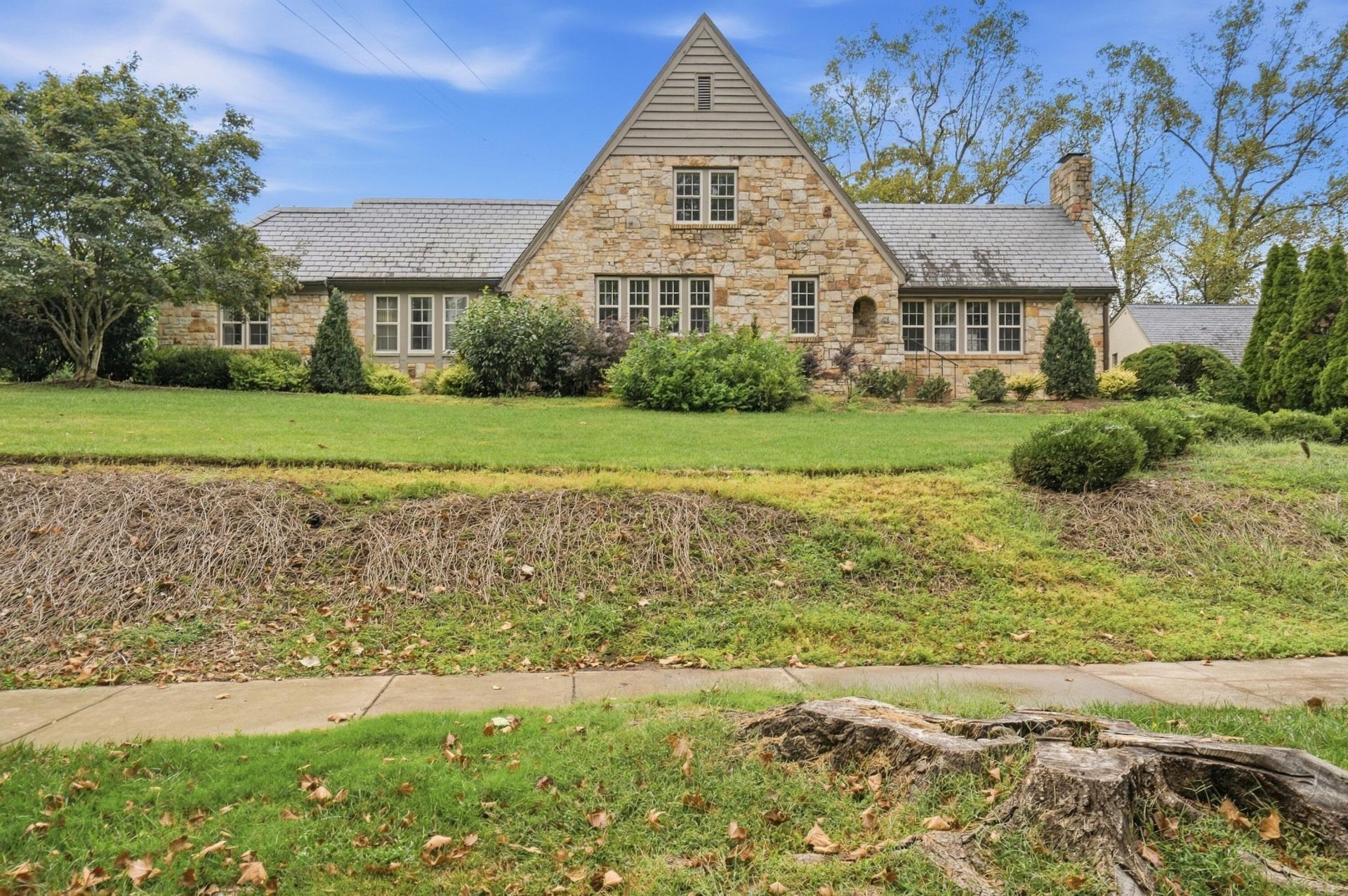 3227 White Oak Rd Sw, Roanoke, VA 24014 Main Photo