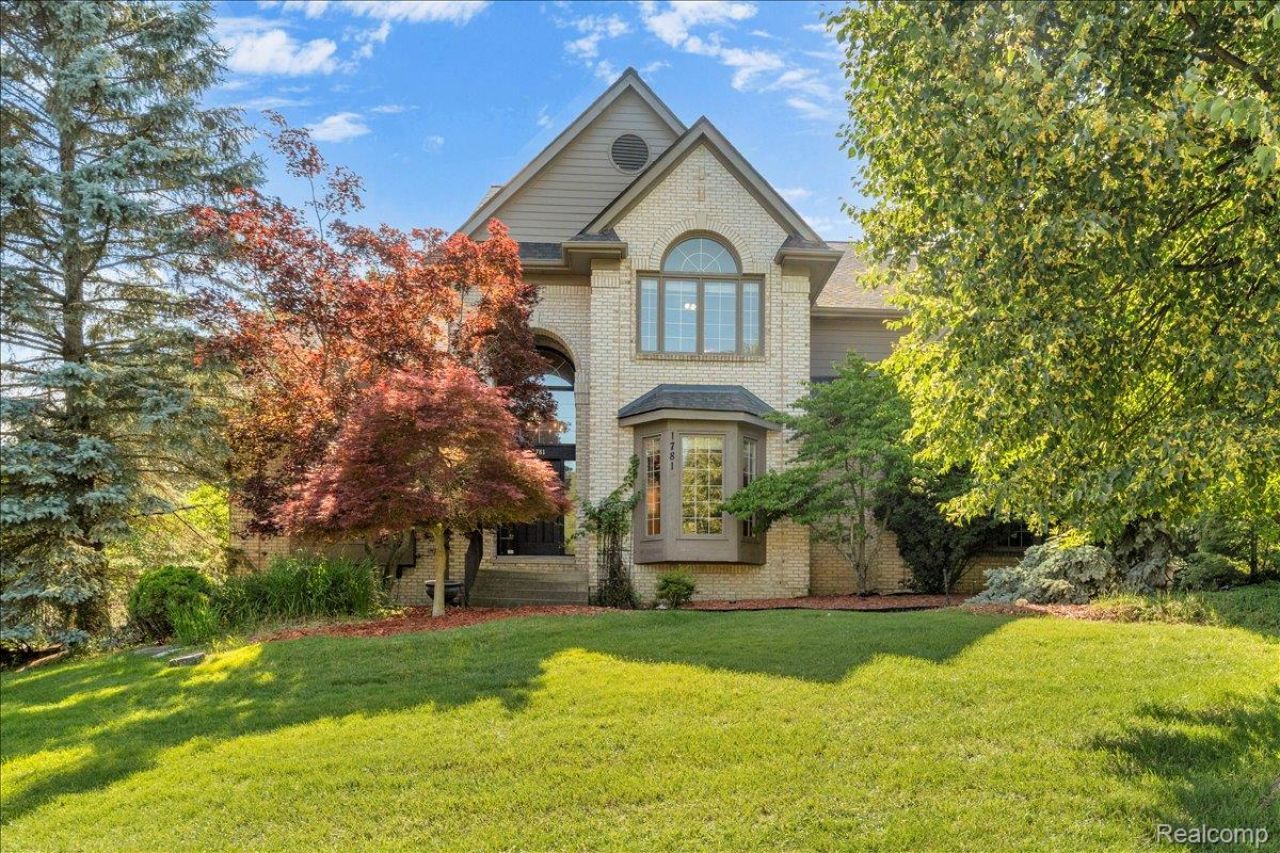 1781 Westridge Drive, Rochester Hills, Mi 48306 Main Photo