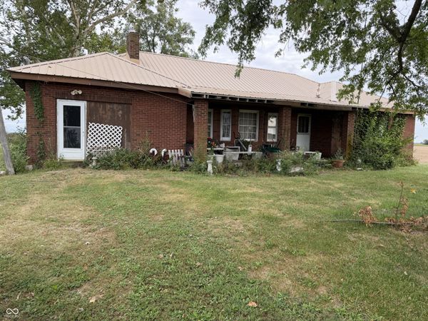 674 W 1300 S, Clinton, IN 47842