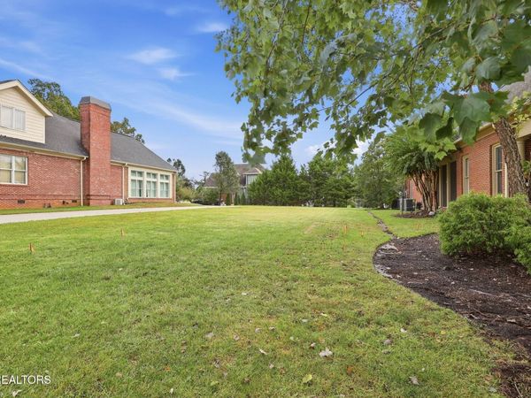 96 Royal Troon Circle, Oak Ridge, TN 37830