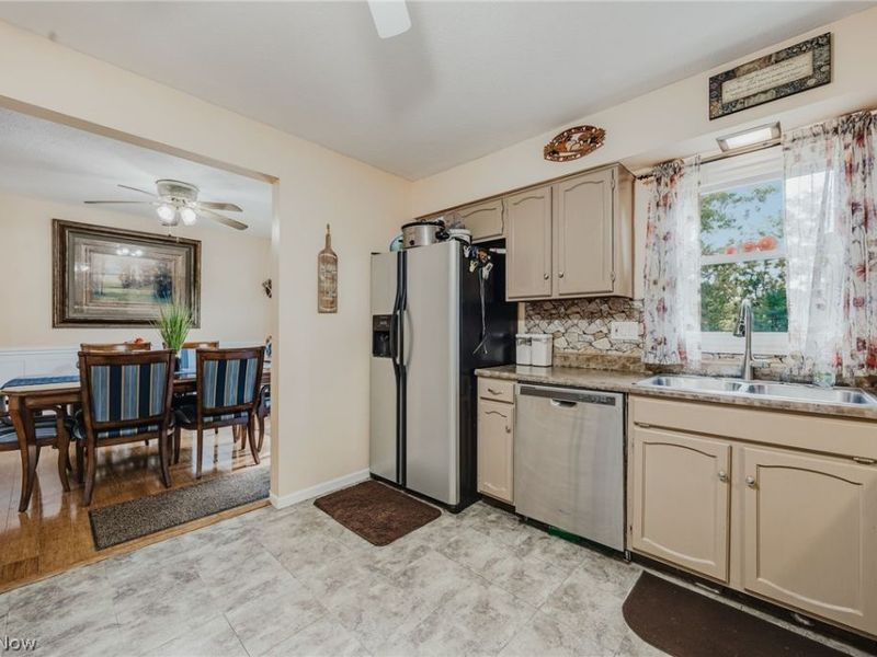 1004 Lancaster Drive, Medina, OH 44256 Photo 12