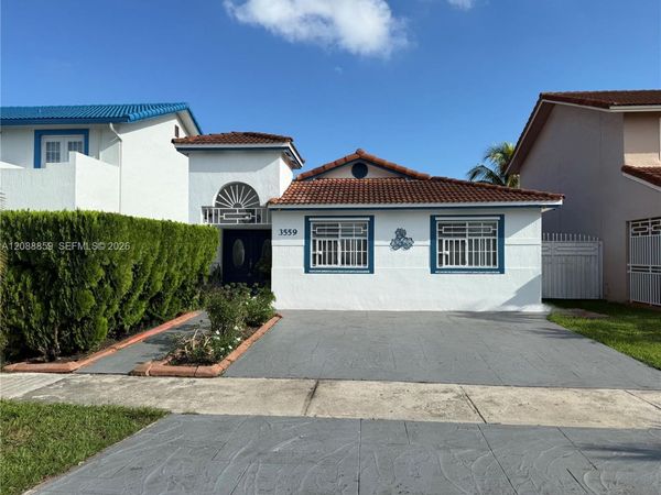 3559 W 71st Ter , Hialeah, FL 33018