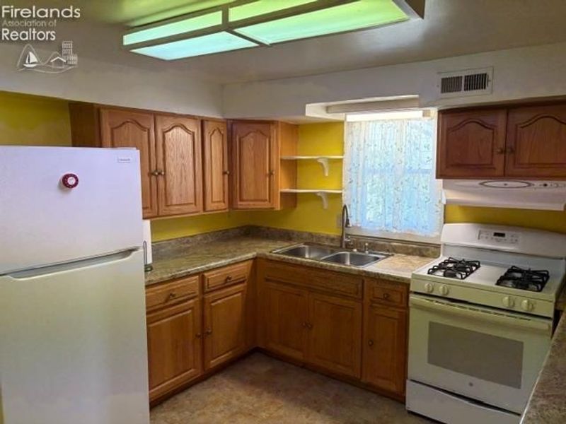 222 Bertha Avenue, Clyde, OH 43410 Photo 16
