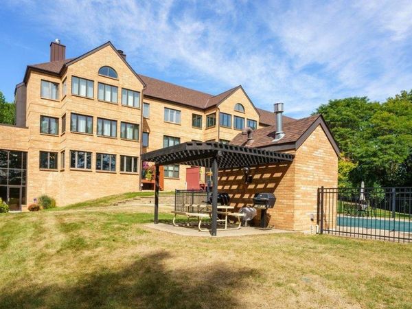 1830 Eagle Ridge Drive, Unit 1009, Mendota Heights, MN 55118