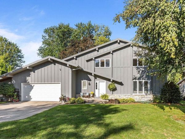 1211 LYNROSE LANE, Neenah, WI 54956